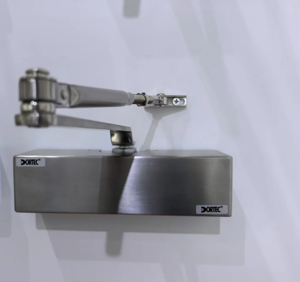 hydraulic door closer