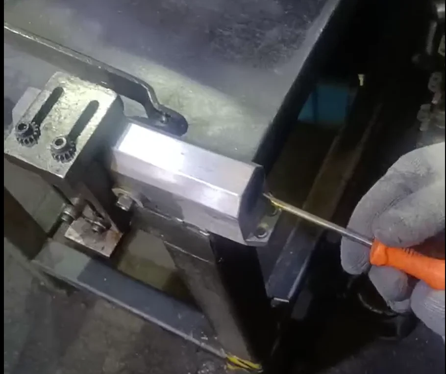 hydraulic door closer